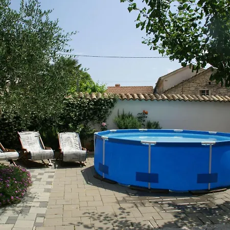 Traditional With Private Pool Casa de Férias *
