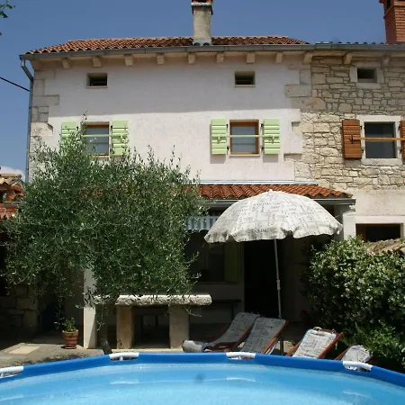 Traditional With Private Pool Nyaraló *