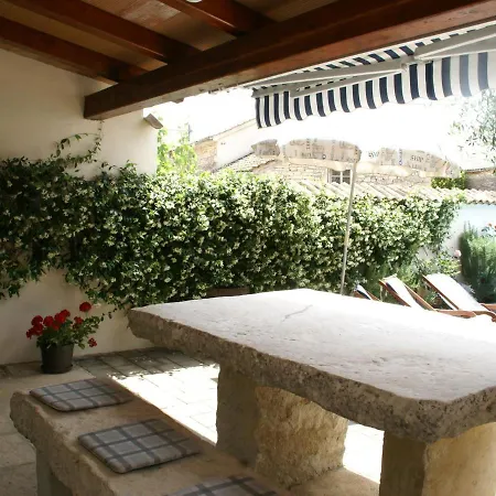 Traditional With Private Pool Nyaraló